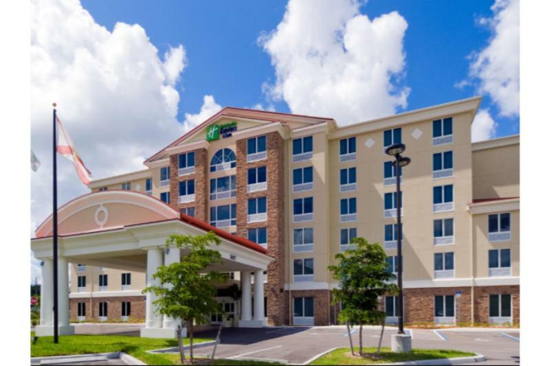 Holiday Inn Express & Suites Miami Kendall By Ihg Country Walk Esterno foto