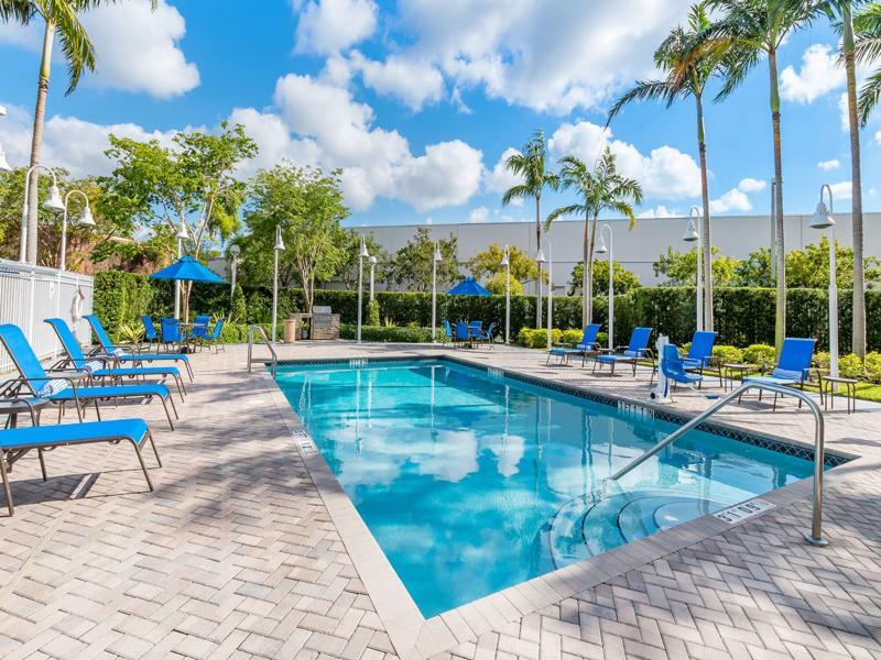 Holiday Inn Express & Suites Miami Kendall By Ihg Country Walk Esterno foto